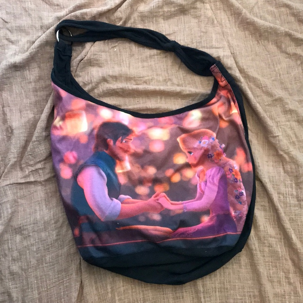 Tangled tote bag